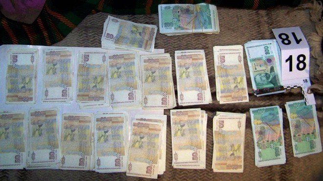 Ето го златото и пачките с пари на задържания за лихварство кметски син от Шумен (СНИМКИ)