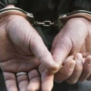 Двама в ареста заради закани за убийство