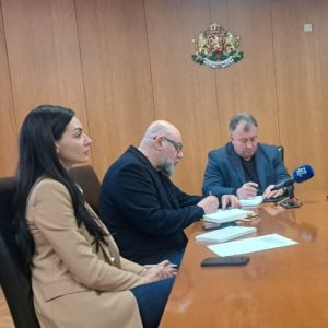 Обсъждат възможности за нощна аптека в Шумен
